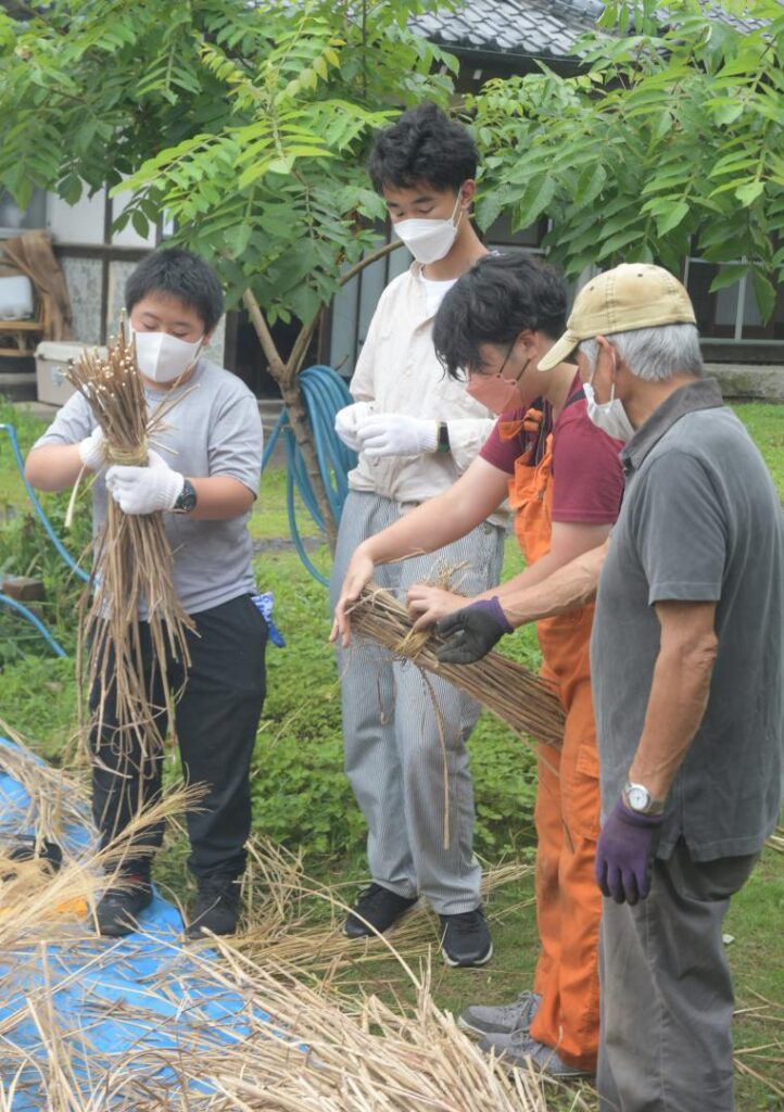 茅葺き体験